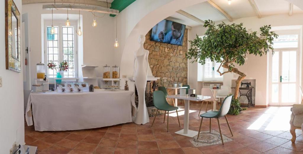 Ostia Holiday Greed Palace 外观 照片